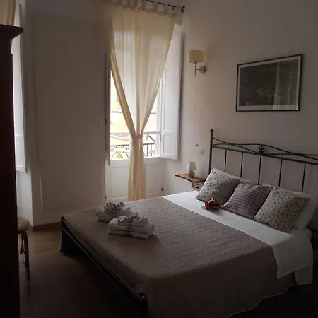 Nicandra Oda ve Kahvaltı